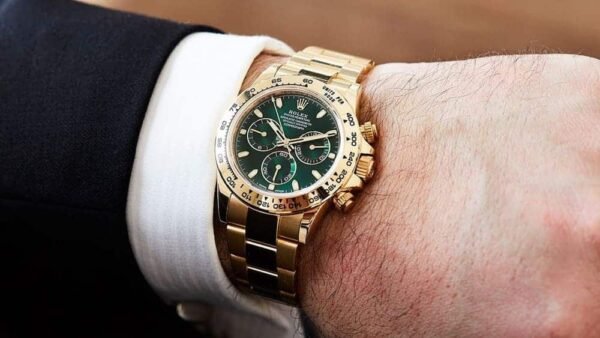 ROLEX PERPETUAL SUPERLATIVE CHRONOMETER OFFICIALLY CERTIFIED COSMOGRAPH DAYTONA WATCH GREEN WITH STAINLESS STEEL GOLD BELT