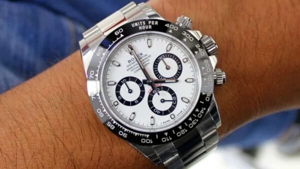 ROLEX PERPETUAL SUPERLATIVE CHRONOMETER OFFICIALLY CERTIFIED COSMOGRAPH DAYTONA WATCH WHITE WITH STAINLESS STEEL SILVER BELT