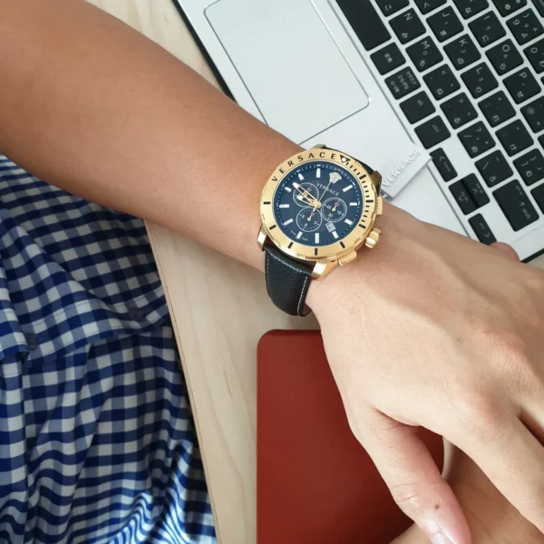 7fb4fdd0d00a27547e1b20210810155406067_9f569977-4079-43f2-91dc-e09f37f3ffbe Versace Casual Chronograph Blue Dial Blue Leather Strap Watch for Men - VERG004-18