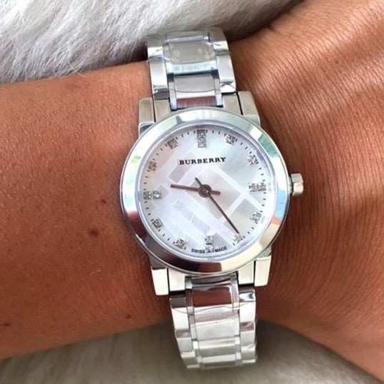 fbeecec6ee1e3a82770f93aa9366ca26-946050 Burberry The City Silver Dial Silver Steel Strap Watch for Women - BU9213