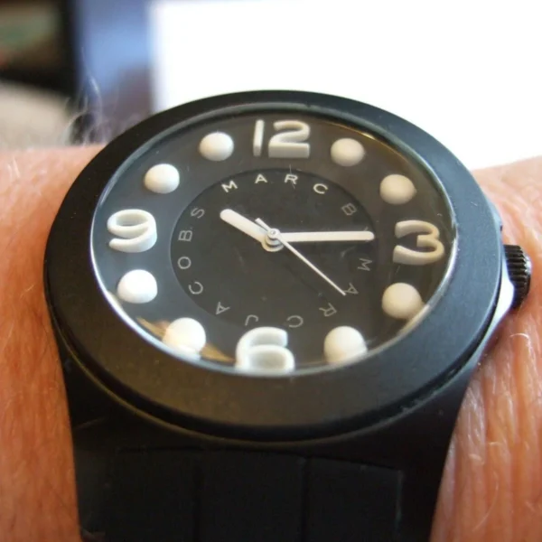 s-l1600_2_01a0078d-e048-4280-bdc3-a78dc232e939 Marc Jacobs Pelly Black Dial Black Silicone Strap Watch for Women - MBM2516